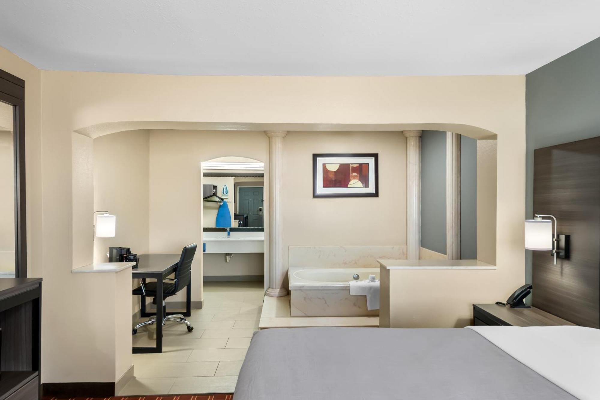 Quality Inn Marshall Exterior photo